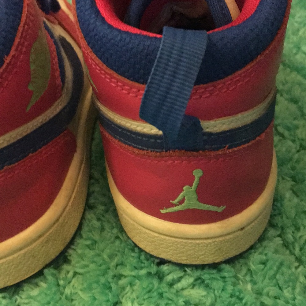 Shoes - Picture 5 of 5